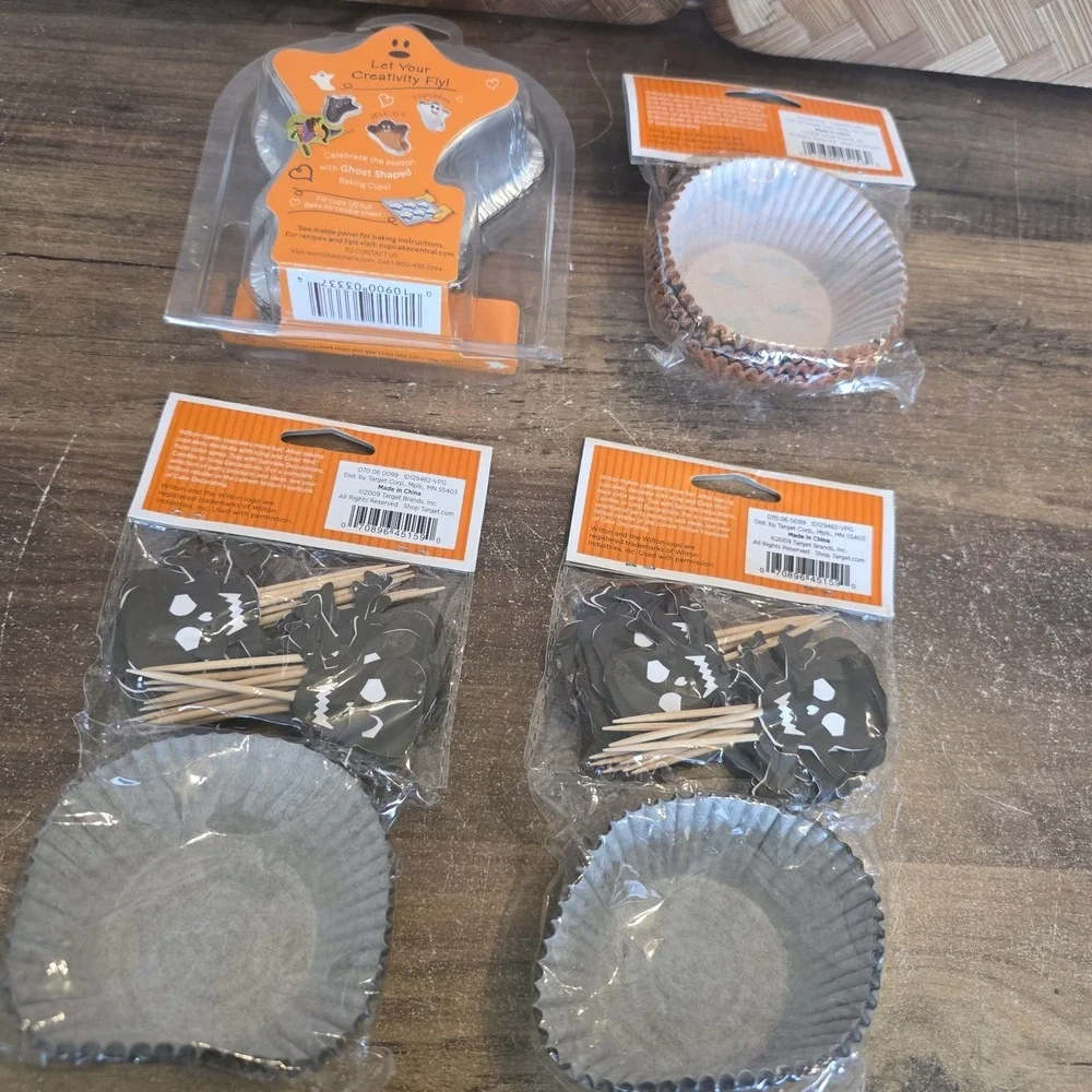 Halloween Ghost Baking Cups 24 Cups Cupcake Party Packs Cupcake Liners Picks Lot